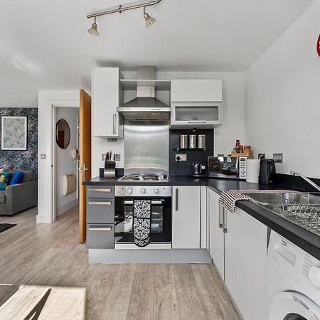 30 Percent Off! Beautiful Apartment In Dewsbury - Sleeps 6 Leeds  Exterior photo