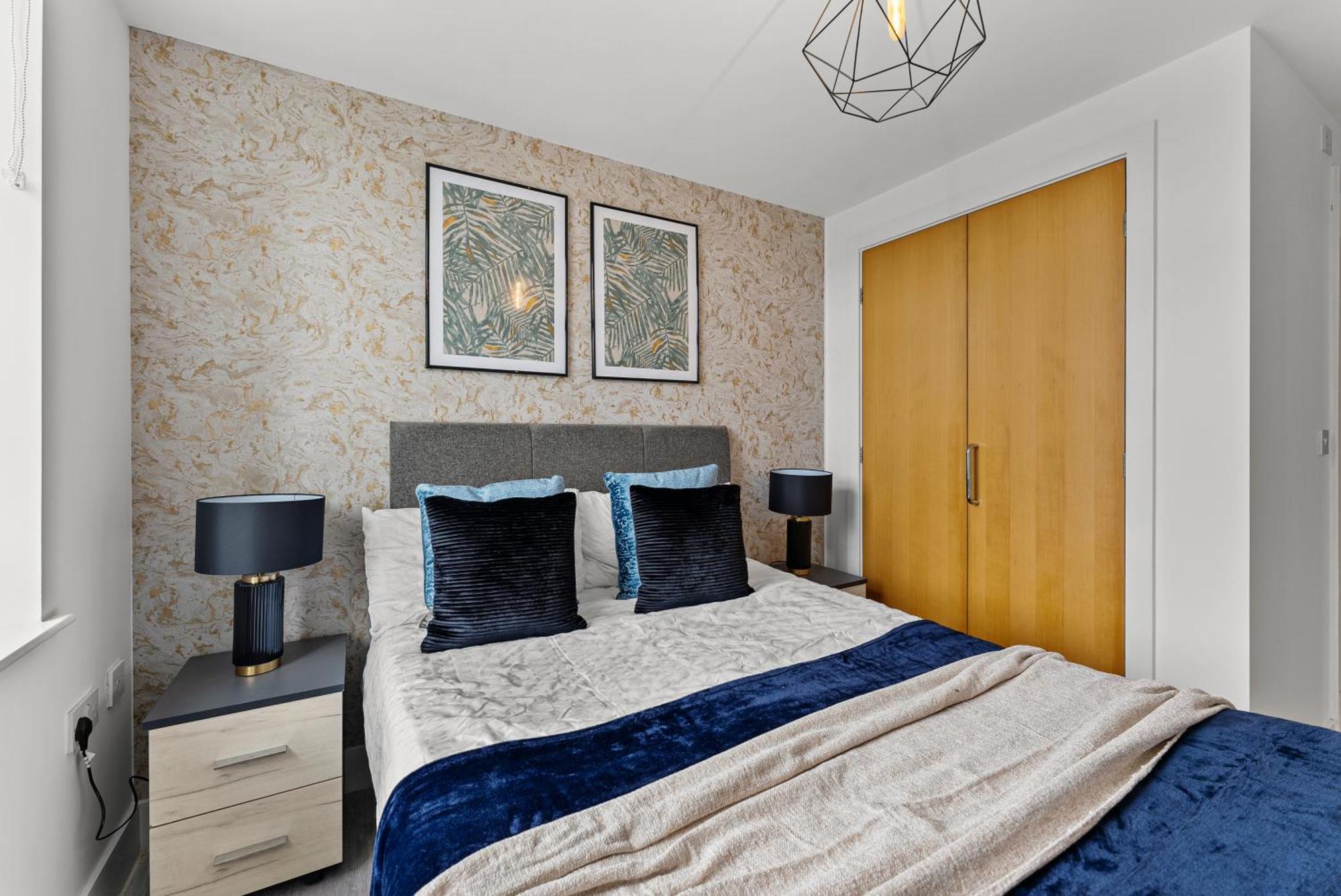 30 Percent Off! Beautiful Apartment In Dewsbury - Sleeps 6 Leeds  Exterior photo